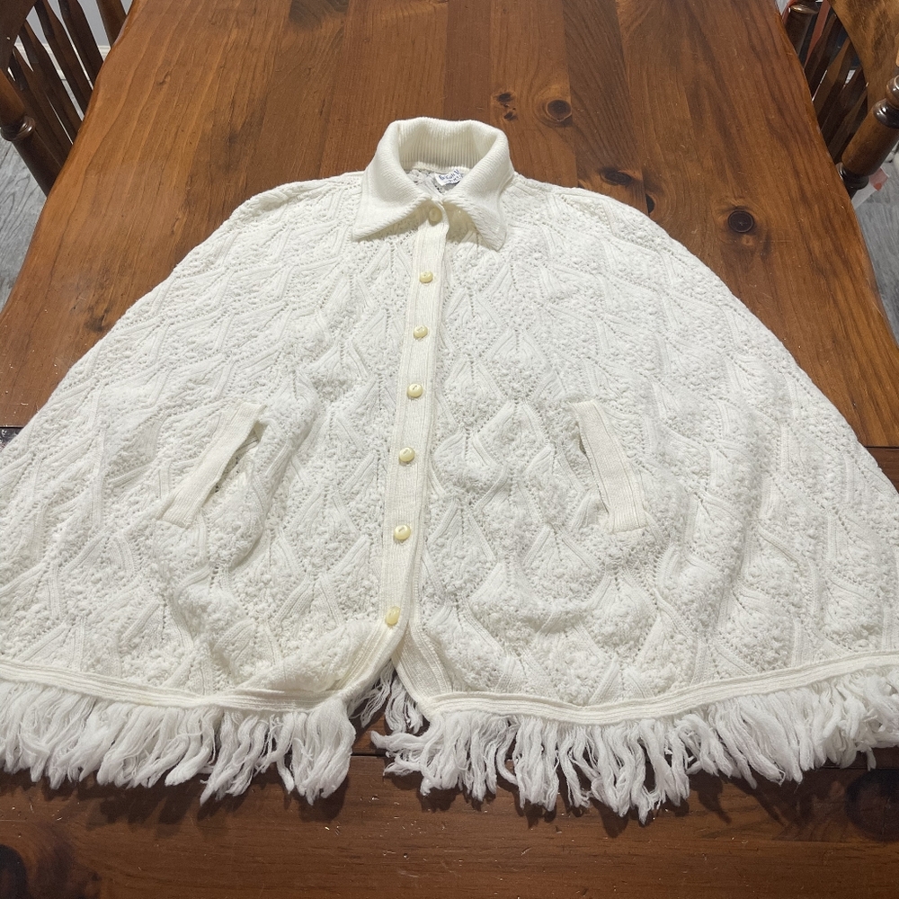 British Vogue‎ Wintuk Vintage Womens Ivory Fringe Knit Button Up Sweater Shawl